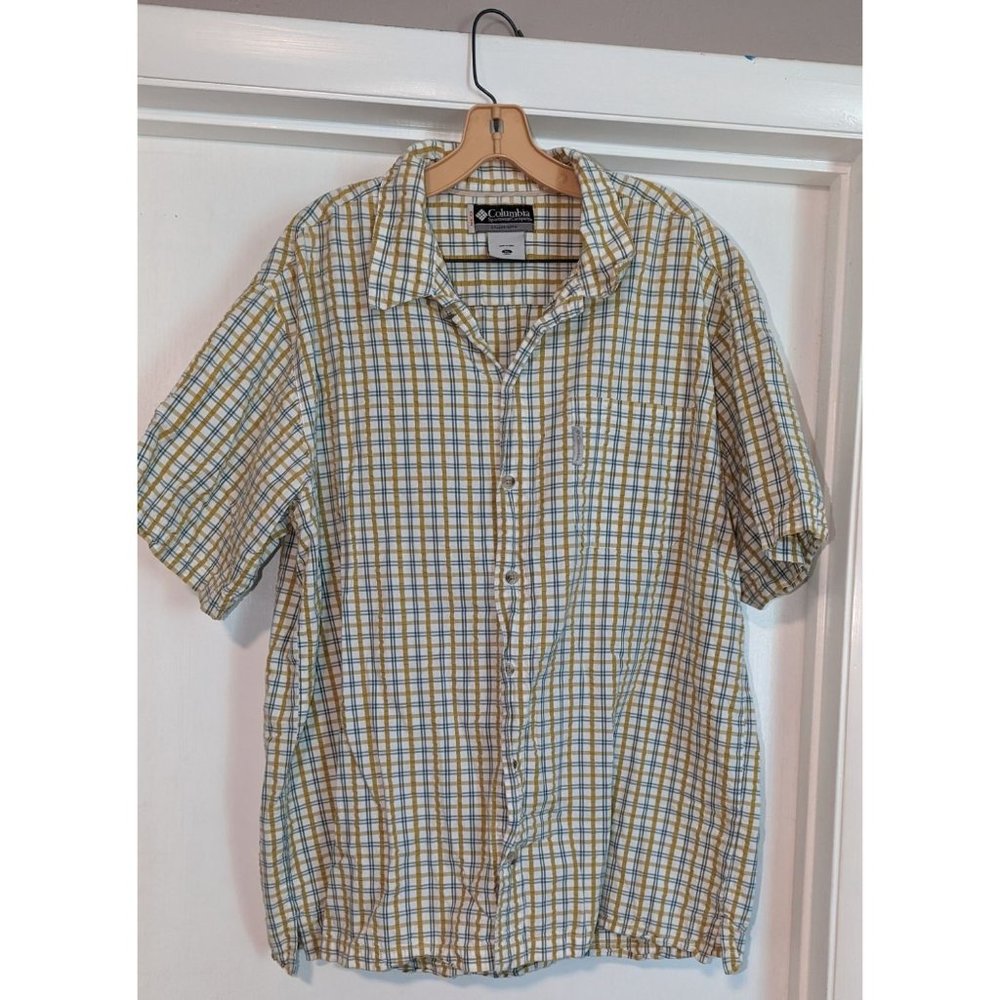 Columbia men's button down short sleeve shirt almost vintage